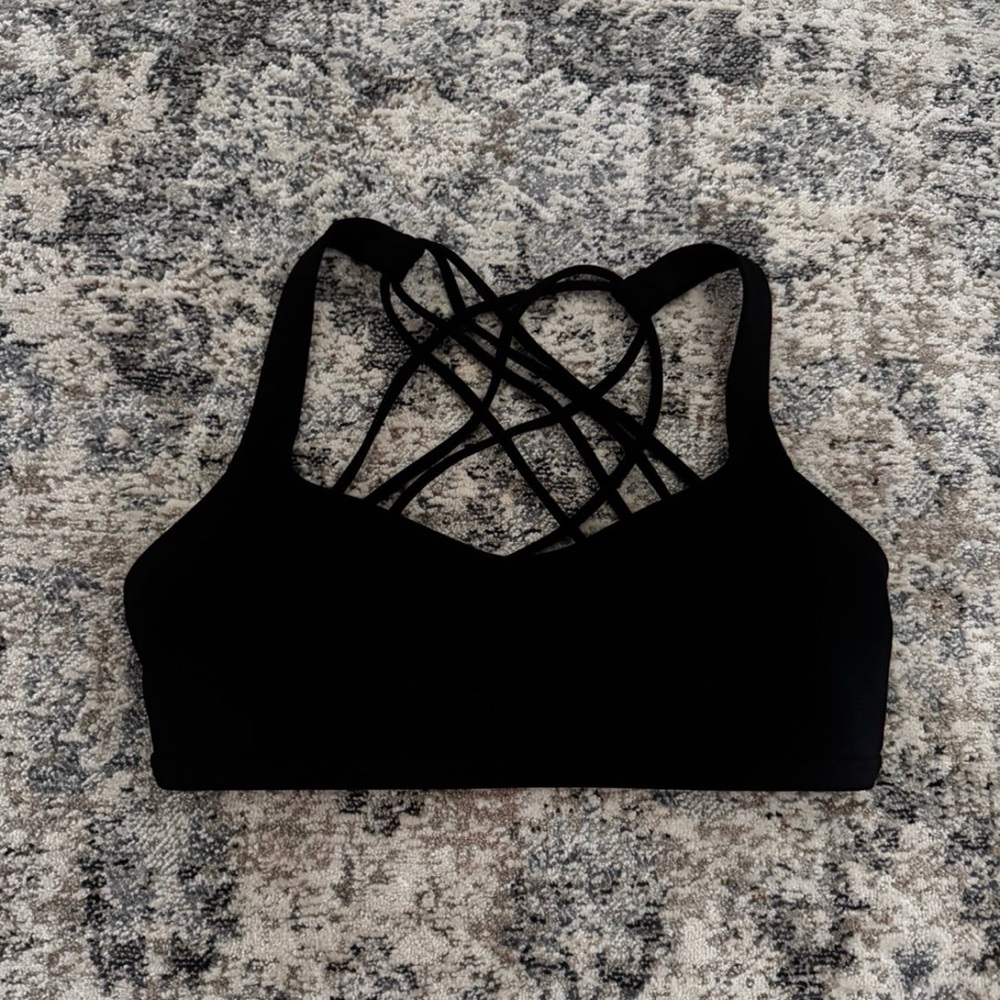 Lululemon “Free to be wild bra” size 6